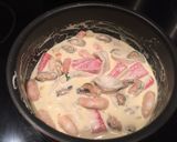 A picture of step 3 of Seafood linguine.