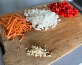 Foto del paso 2 de la receta: Spaghetti de calabacín con gambas estilo asiático