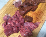 Foto del paso 2 de la receta: Asadura de cordero encebollada