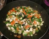 Foto del paso 2 de la receta Arroz salteado de verduras o combinado! 🥒➕🥓❓
