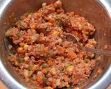 A picture of step 1 of Easy Microwave Colorful Dry Curry.