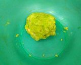 A picture of step 9 of Tricolour Fish Samosa.