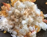 รูปขั้นตอนการทำที่ 2 ของ “ข้าวผัดกุ้ง”