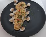 Foto del passaggio 4 della ricetta Spaghettoni alle vongole
