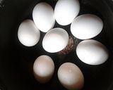 A picture of step 1 of Marble tea eggs.