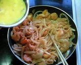 A picture of step 7 of Shrimp and Onions in a Mild Aurora Sauce.