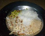 A picture of step 2 of Suji ka Halwa.
