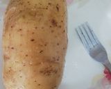 A picture of step 2 of Baked jacket potato no oven.