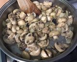 Une image de l'étape 10 de Champignons sautés à la crème, persil et gingembre.