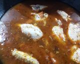 Foto del paso 3 de la receta: Arroz con pollo y salsa de tomates en wok