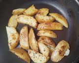 Foto langkah ke 2 dari resep Potato Wedges.