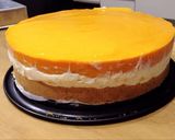 Foto langkah ke 5 dari resep No bake Mango Cheese cake.