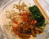A picture of step 4 of A Japanese Cuisine Standard - Chrysanthemum Leaves and Persimmon Shira-ae.