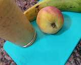 Foto del paso 1 de la receta: Licuado de banana, pelón y naranja