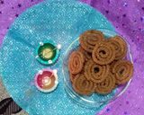 दिवाळी विशेष भाजणीच्या चकल्या (Bhajni‌chya ‌Chaklya Recipe In Marathi) रेसिपी स्टेप 5 फोटो 