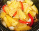 A picture of step 3 of Braised Tuna with Pineapple.