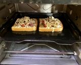 A picture of step 6 of Cheese veggies toast.