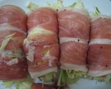 A picture of step 2 of Spring Cabbage and Juicy Pork Thigh Rolls.