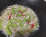 Foto langkah ke 3 dari resep Tumis Pare Bilis.