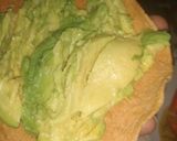 Foto del paso 3 de la receta: Tostada de aguacate con aderezo (las matahambre)🤤