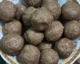 A picture of step 4 of Till ladoo.