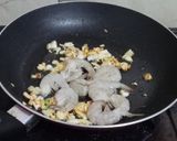 Foto langkah ke 3 dari resep Pad Thai / mie goreng khas Thailand.
