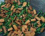 Foto langkah ke 3 dari resep Oseng kacang panjang tempe tahu.