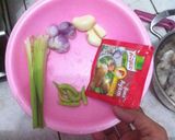 Foto langkah ke 2 dari resep Udang Masak Enak.