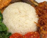 Foto langkah ke 8 dari resep Nasi Tempong Ayam Lengkuas.