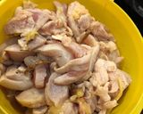 Hình bước làm 1 của món Gà om nấm hương