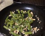 Foto del paso 1 de la receta: Tallarines con chauchas y nueces