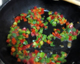 Foto del paso 5 de la receta: Tacos de pollo especiado con pimientos y guarnición