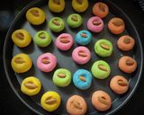 ঠান্ডাই রঙিন নানখাতাই(Thandai coloured nankhatai recipe in Bengali) রেসিপি ধাপ - 3 ছবি