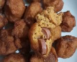 A picture of step 5 of Sausage akara.