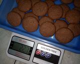 Foto langkah ke 3 dari resep Oat Choco Cookies.