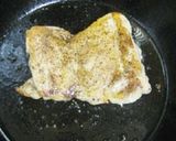 A picture of step 2 of Chicken & Cranberry Pizza.