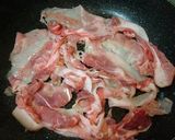 A picture of step 3 of Easy Stir-Fried Pork with Onion and Cheese.