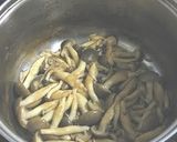 A picture of step 4 of Crab Sticks and Shimeji Mushroom Rice.