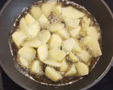 Foto del paso 1 de la receta: Patatas bravas con salsas de Alioli y Agridulce