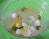 Foto langkah ke 2 dari resep Lemon Mojito.