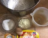 Foto langkah ke 1 dari resep Donat lembut & empuk simple.