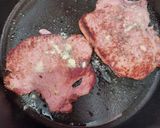 Foto del paso 2 de la receta: Chuleta de cerdo en achiote, con espinacas y papas.... 😋👌🐷 ¡Riquísimo y fácil!
