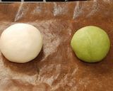 A picture of step 3 of Spiral Green Tea Roll Bread.