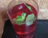 A picture of step 3 of Rose-Mint Juice.