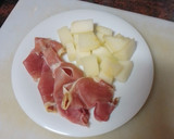 Foto del paso 2 de la receta: Dados de melón con jamón serrano