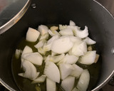 Foto del paso 4 de la receta: Solomillo de cerdo al ajillo con puré de patata aromatizado con tomillo y pimentón