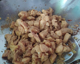 Foto langkah ke 4 dari resep Ayam Cah Jamur a la Bakmi GM.