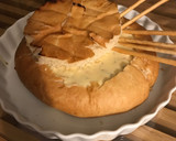 Foto del paso 11 de la receta: Pan de campo con fondue de quesos, tocineta y ciboulette