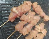 Foto langkah ke 5 dari resep Sate Manis Ayam.