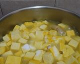 Foto langkah ke 4 dari resep Sup Tahu Ayam.